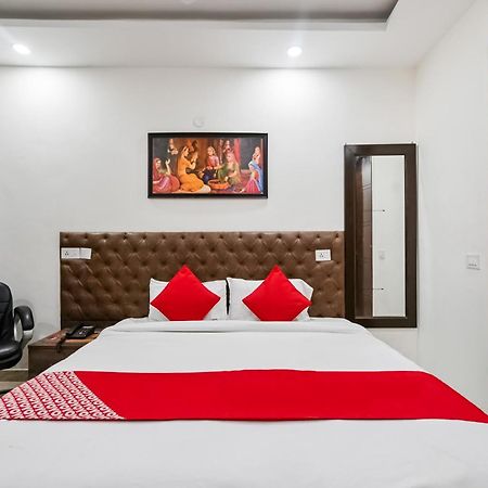 Hotel O Premium Rooms Chhatarpur Nowe Delhi Zewnętrze zdjęcie