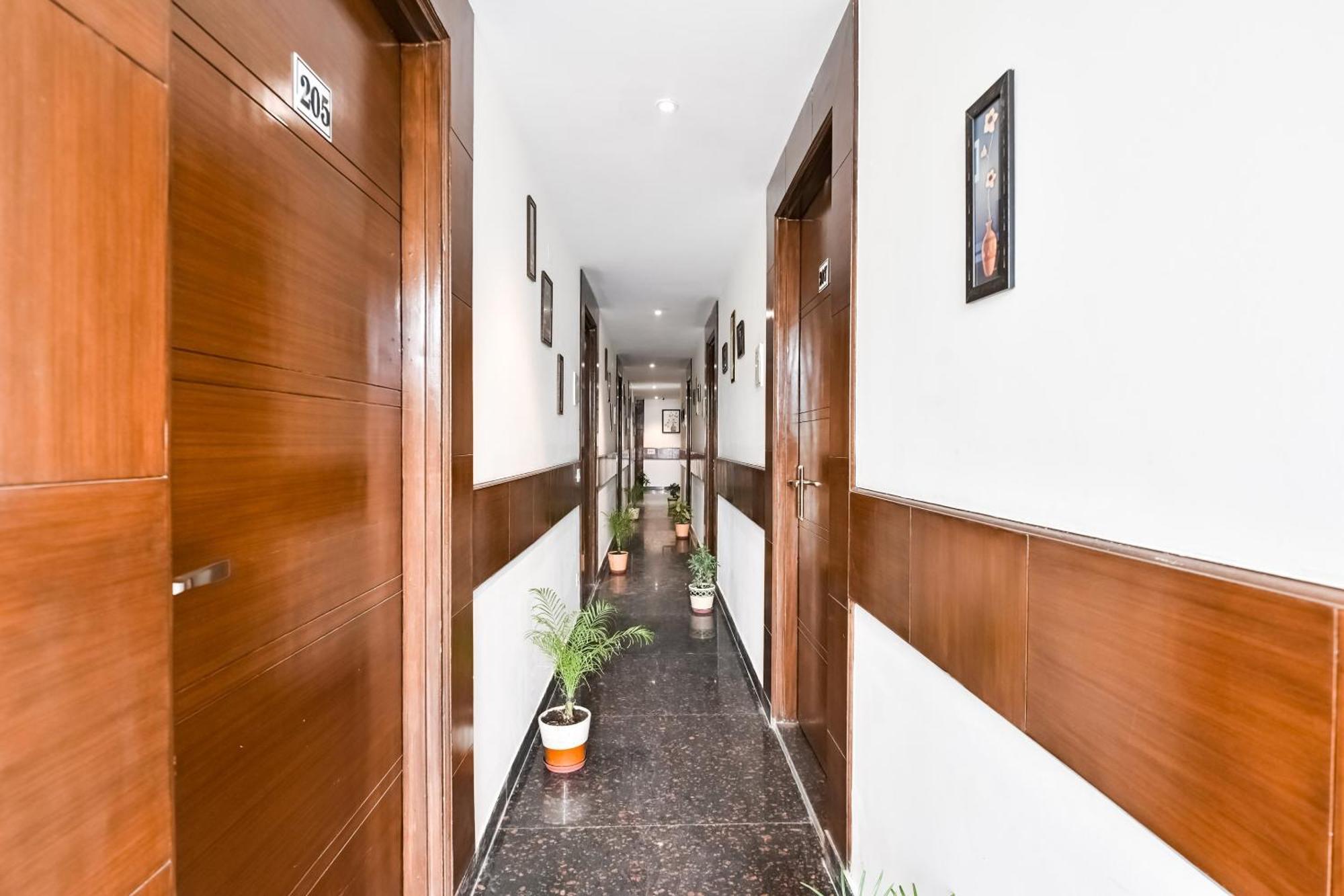 Hotel O Premium Rooms Chhatarpur Nowe Delhi Zewnętrze zdjęcie